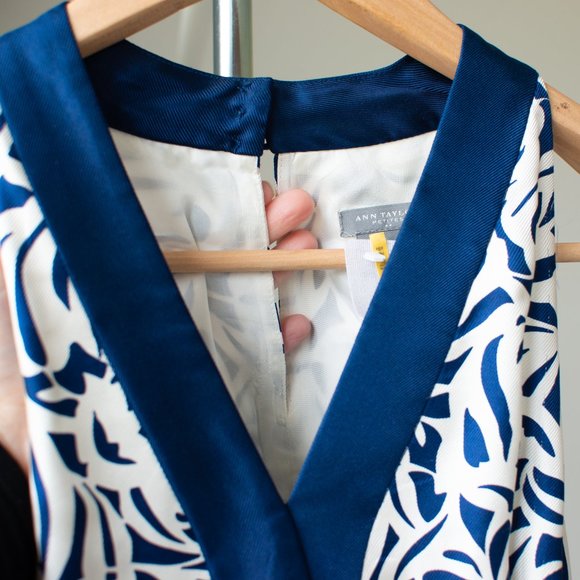Ann Taylor Old Money Petites Size 2 Navy and White Dress - Picture 8 of 13